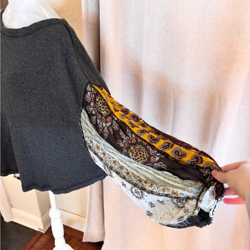 We The Free thermal top with floral oversized sleeves woman’s medium - Picture 4 of 8